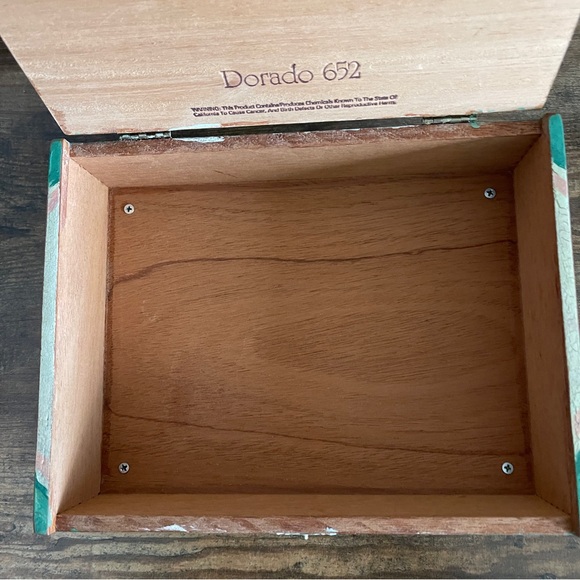 Tramp Art Wood Cigar Box Storage Hand Painted - Picture 6 of 12